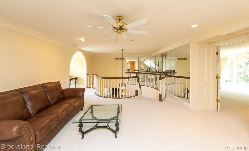 1494 Highpoint Oakland Charter Township MI 48306