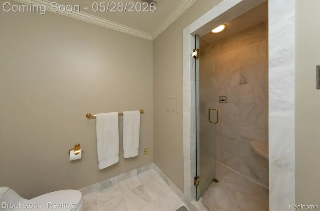 1494 Highpoint Oakland Charter Township MI 48306