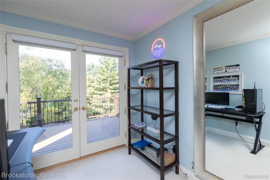1494 Highpoint Oakland Charter Township MI 48306