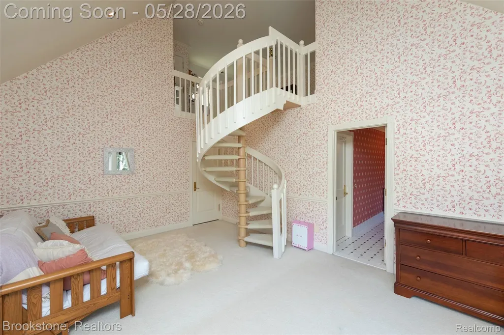 1494 Highpoint Oakland Charter Township MI 48306