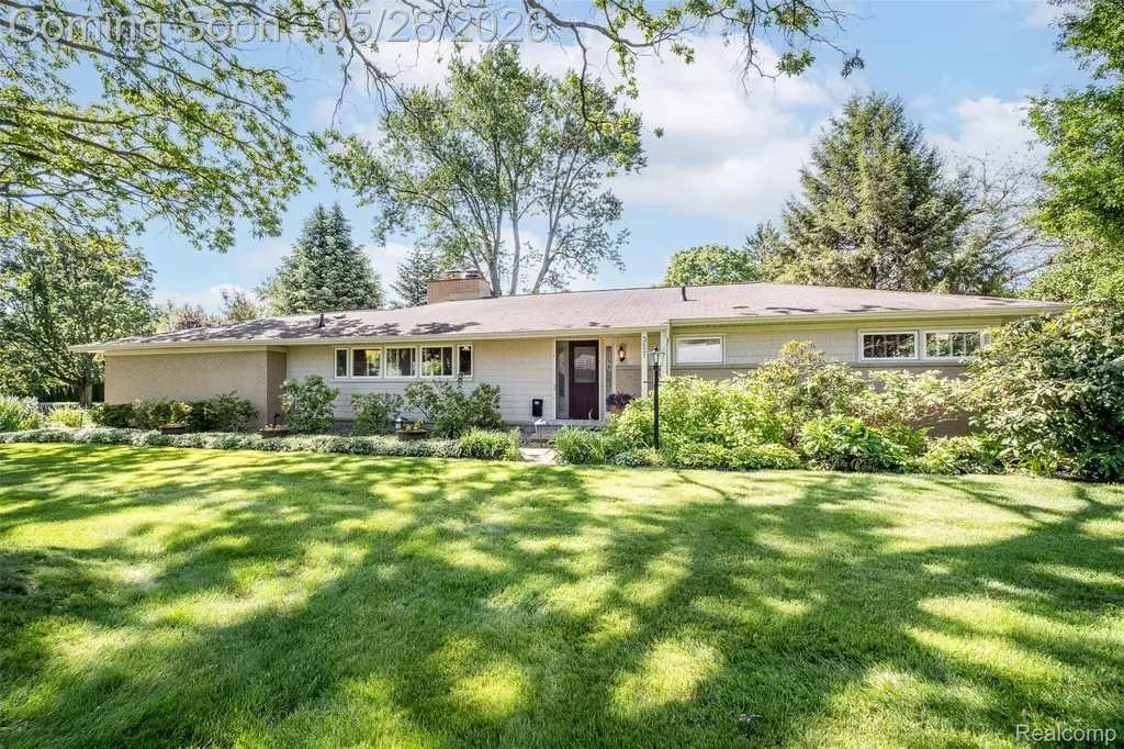 3621 Berkshire Drive Bloomfield Charter Township MI 48301
