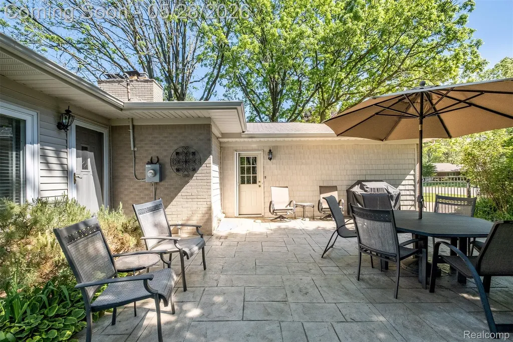 3621 Berkshire Drive Bloomfield Charter Township MI 48301