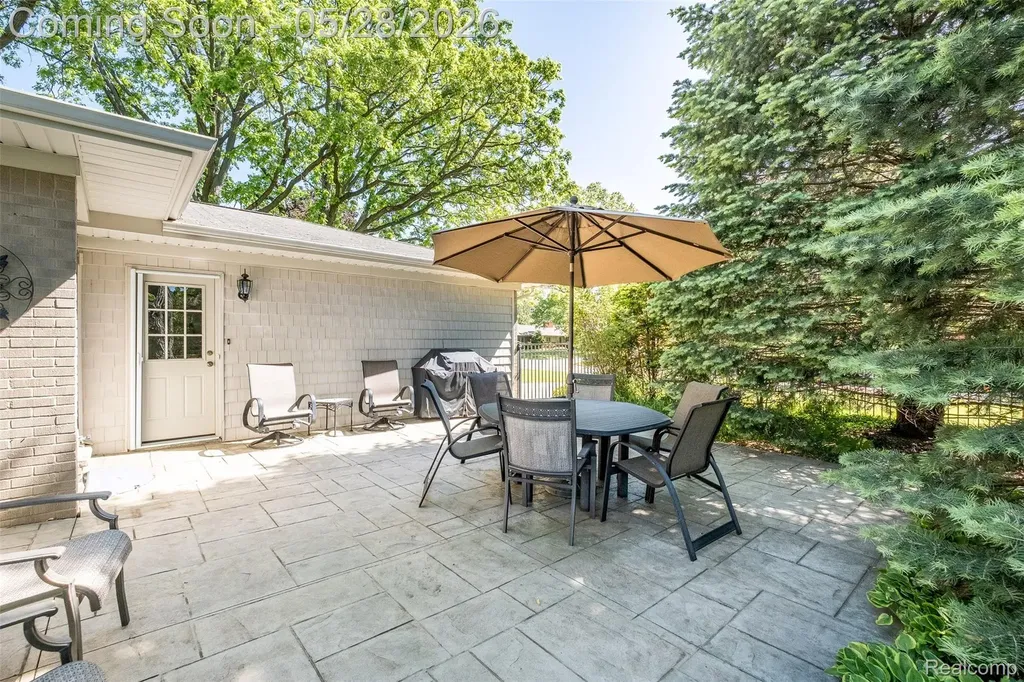 3621 Berkshire Drive Bloomfield Charter Township MI 48301