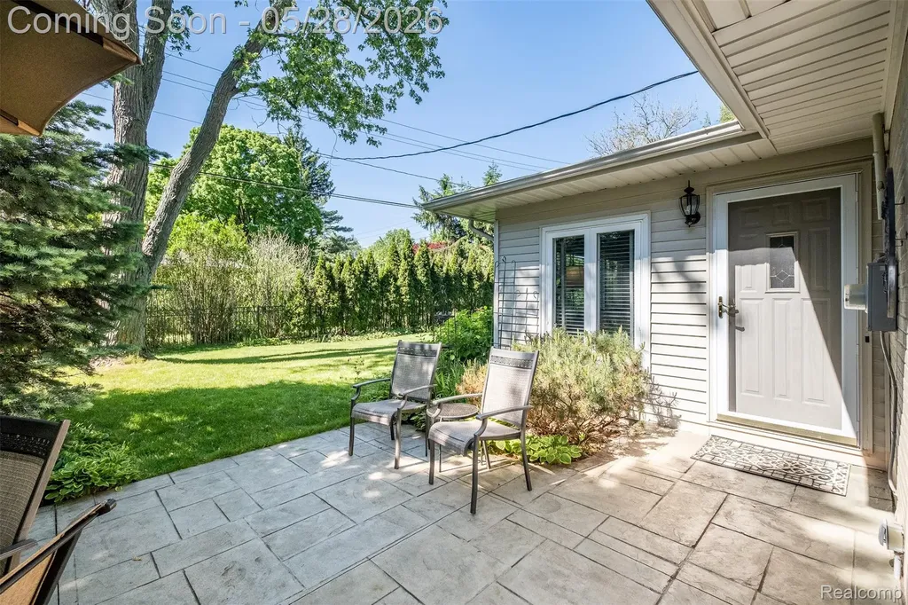 3621 Berkshire Drive Bloomfield Charter Township MI 48301