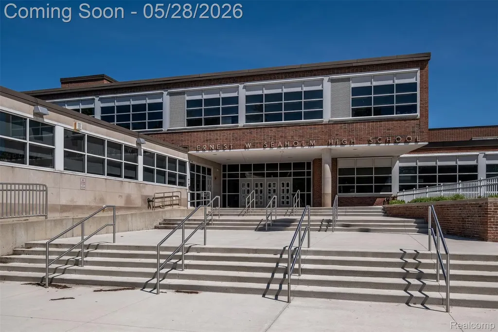 3621 Berkshire Drive Bloomfield Charter Township MI 48301