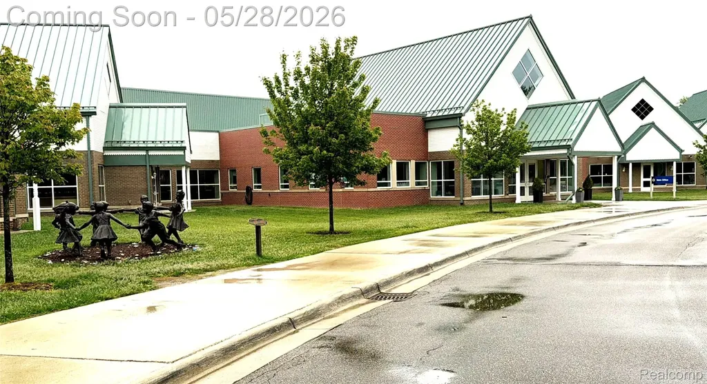 3621 Berkshire Drive Bloomfield Charter Township MI 48301