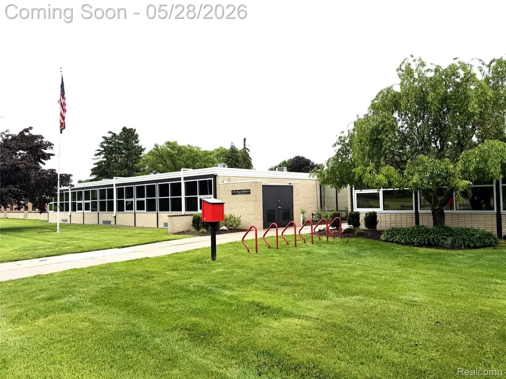 3621 Berkshire Drive Bloomfield Charter Township MI 48301