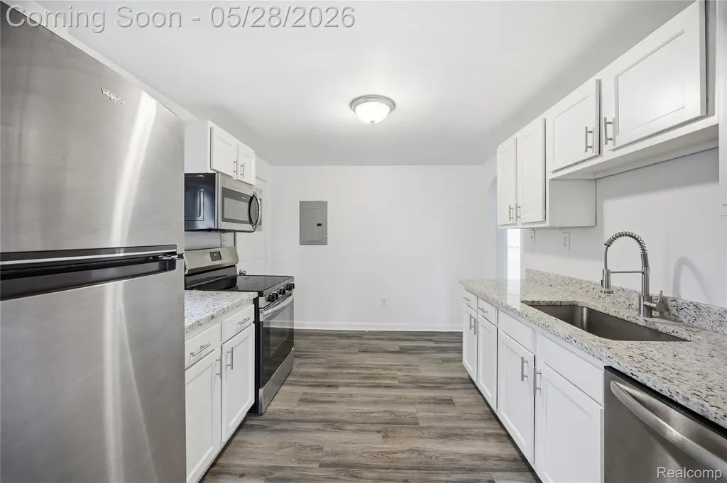 17128 Cicotte Avenue Allen Park City MI 48101