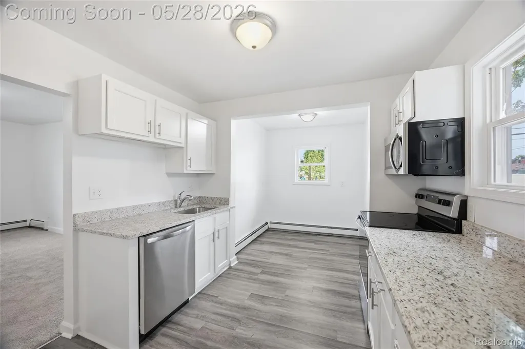 17128 Cicotte Avenue Allen Park City MI 48101