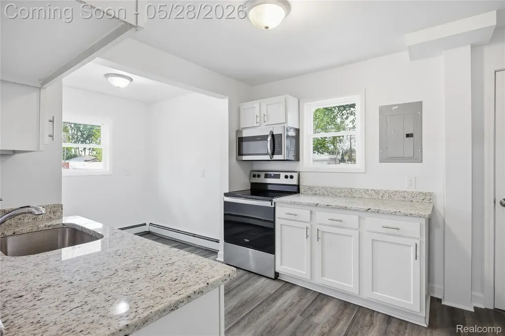 17128 Cicotte Avenue Allen Park City MI 48101