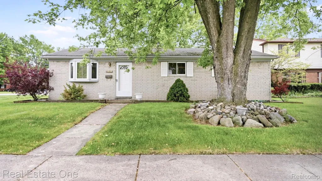 9384 Elaine Court Taylor City MI 48180