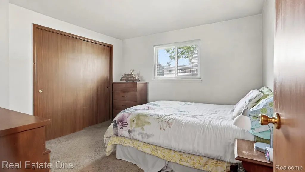 9384 Elaine Court Taylor City MI 48180