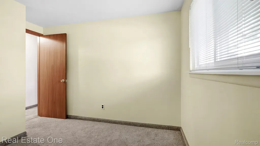 9384 Elaine Court Taylor City MI 48180