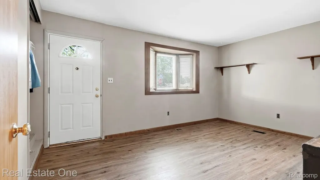 9384 Elaine Court Taylor City MI 48180