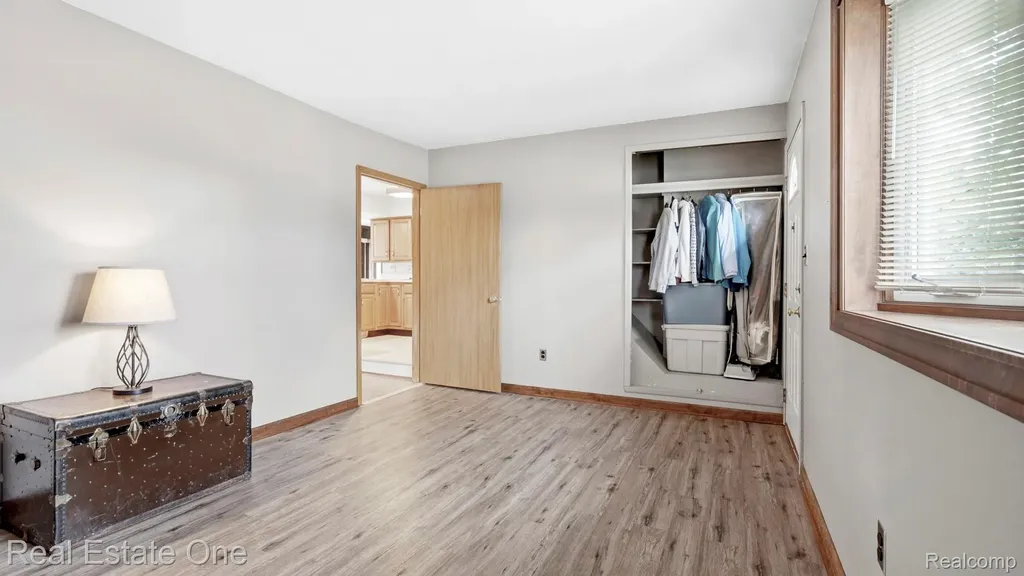 9384 Elaine Court Taylor City MI 48180