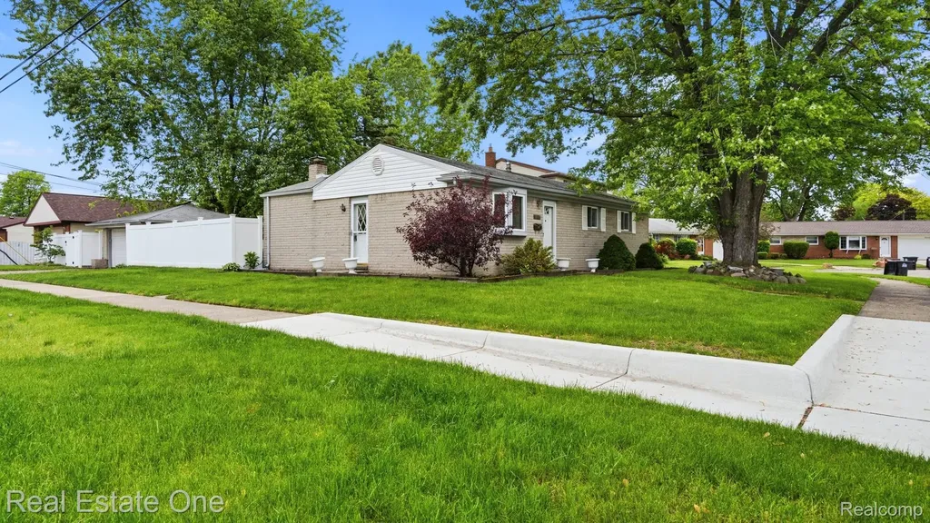 9384 Elaine Court Taylor City MI 48180