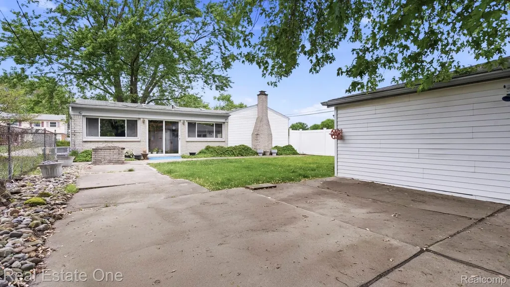 9384 Elaine Court Taylor City MI 48180