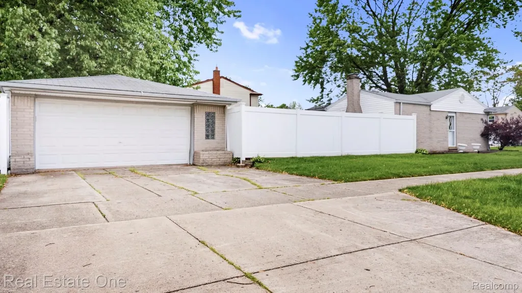 9384 Elaine Court Taylor City MI 48180