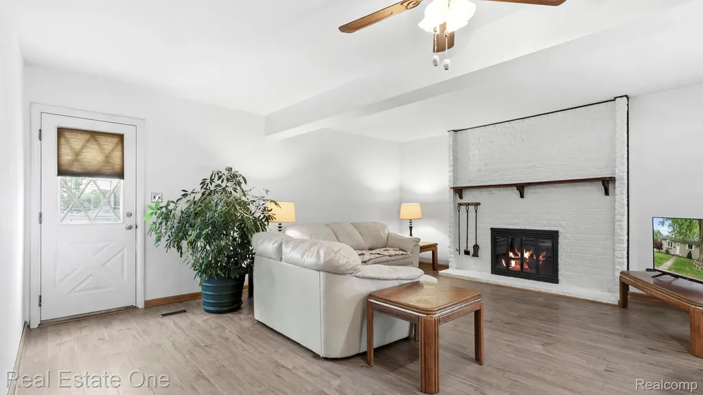 9384 Elaine Court Taylor City MI 48180