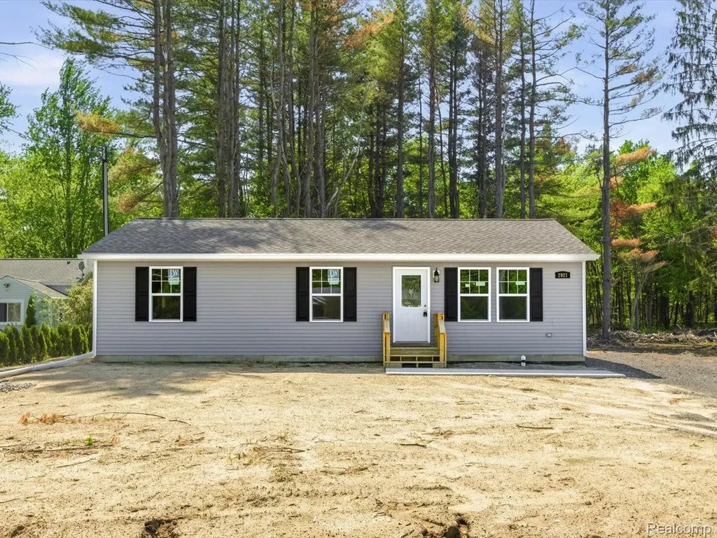 2921 Beach Road Port Huron Charter Township MI 48060