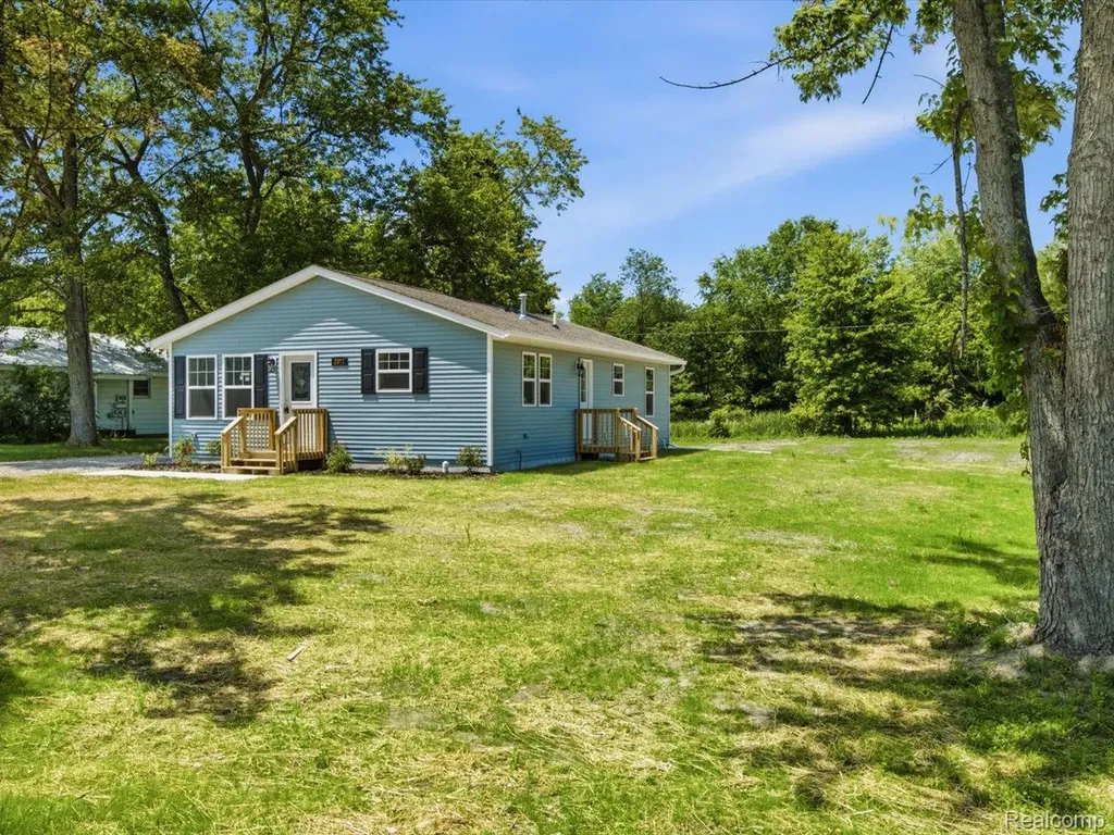 2971 Beach Road Port Huron Charter Township MI 48060