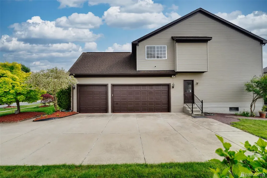 6330 Sadie Lane Van Buren Charter Township MI 48111