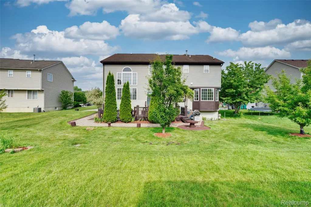 6330 Sadie Lane Van Buren Charter Township MI 48111