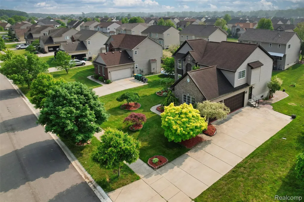 6330 Sadie Lane Van Buren Charter Township MI 48111