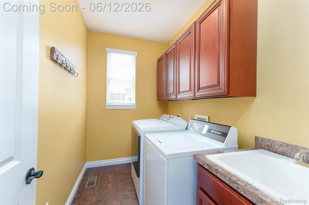 24455 Glenwood Drive Lyon Charter Township MI 48178
