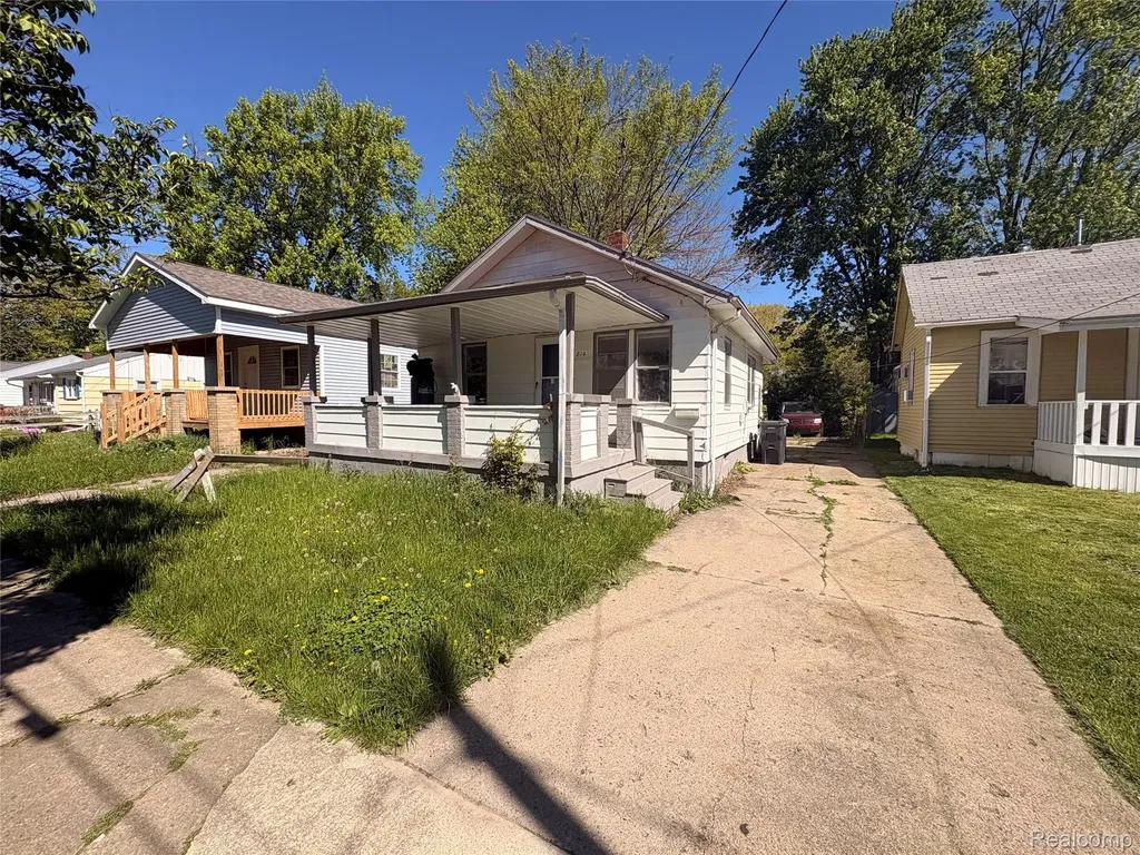814 Alvord Avenue Flint City MI 48507