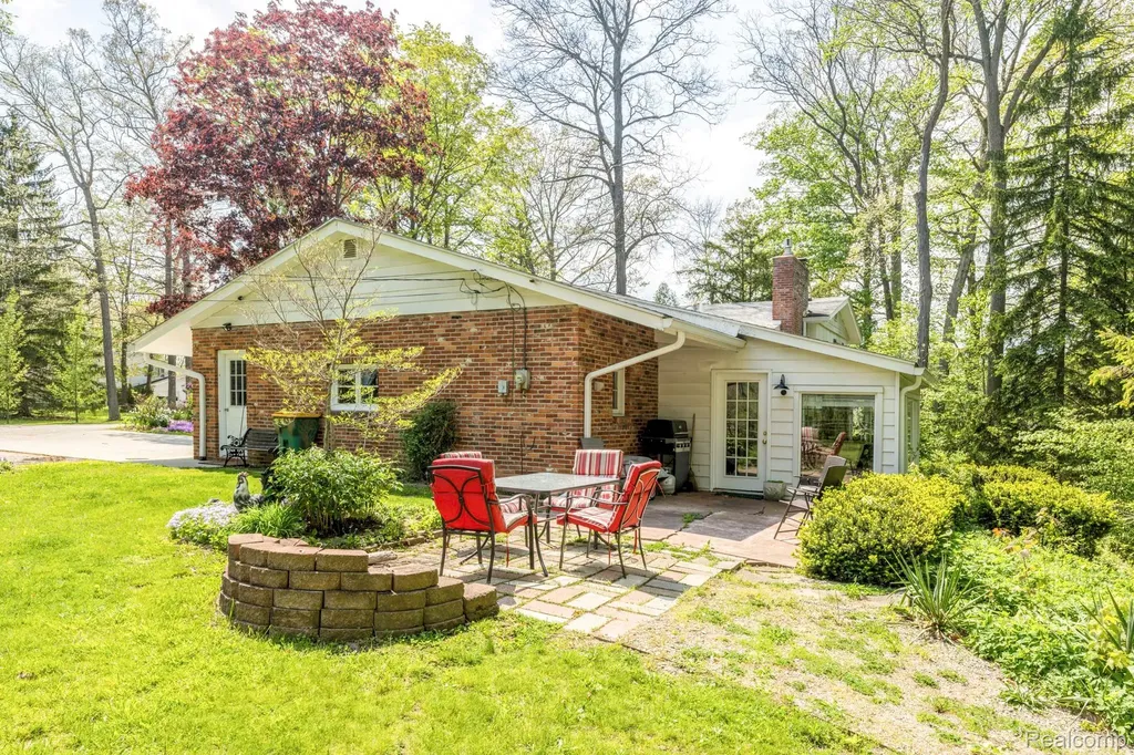3560 North Road Clyde Township MI 48049