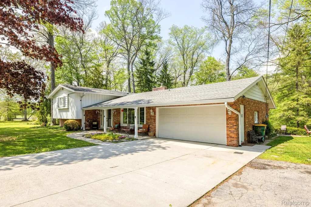 3560 North Road Clyde Township MI 48049