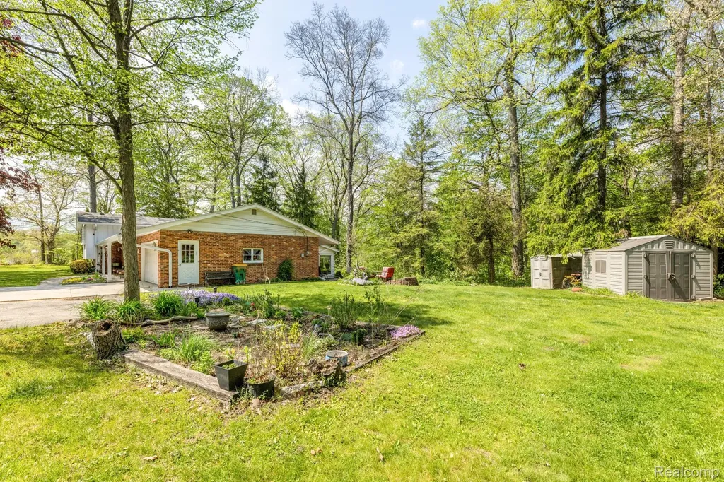 3560 North Road Clyde Township MI 48049