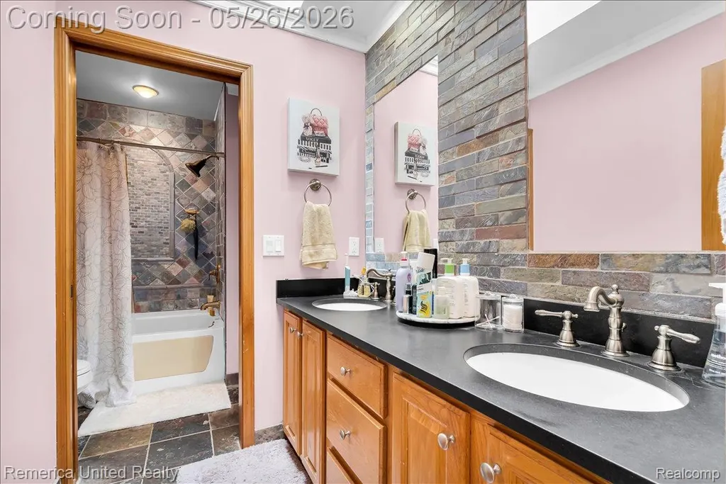 9422 Deer Creek Court Brighton Township MI 48114