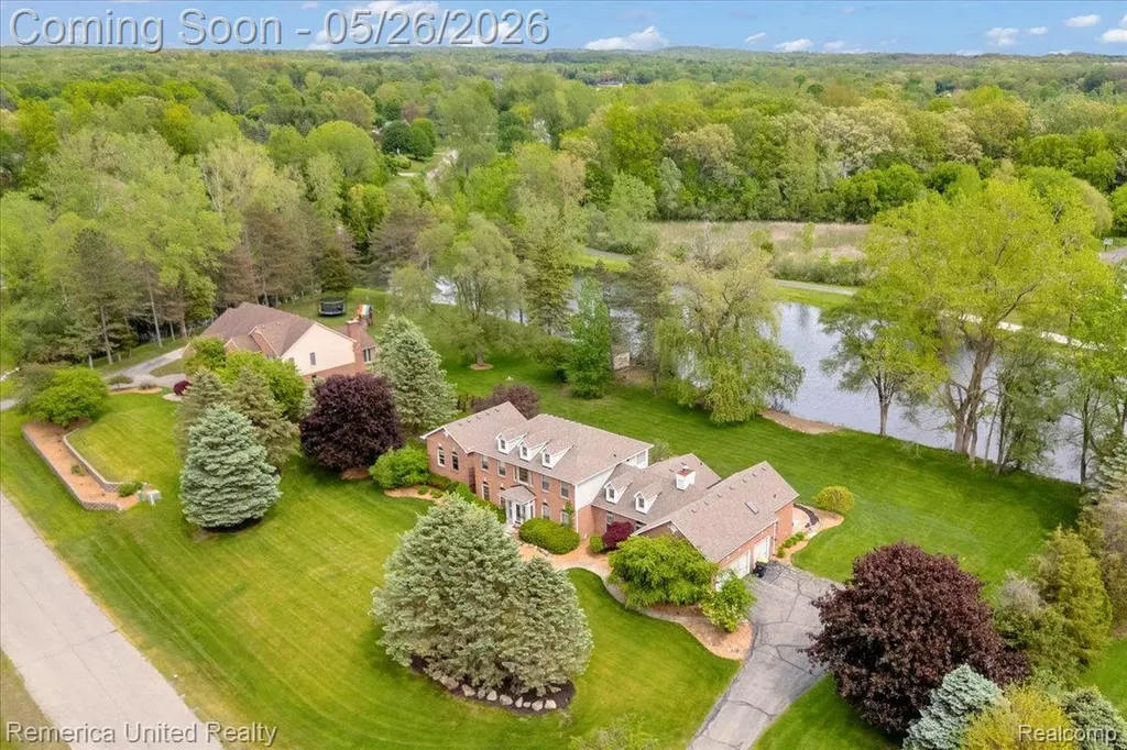 9422 Deer Creek Court Brighton Township MI 48114