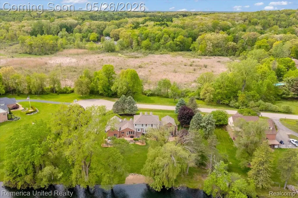 9422 Deer Creek Court Brighton Township MI 48114