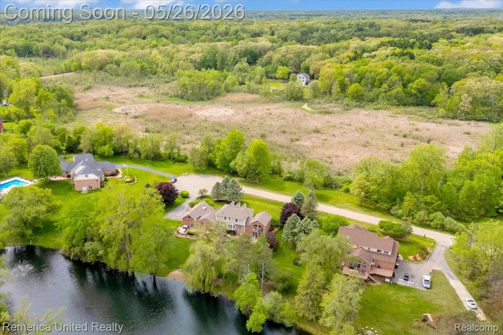 9422 Deer Creek Court Brighton Township MI 48114