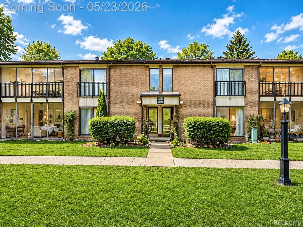 18451 University Park Drive Livonia City MI 48152