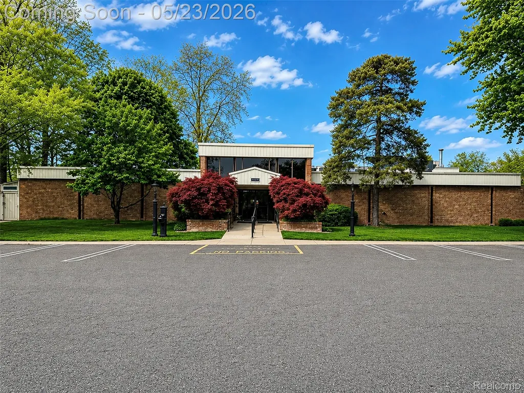 18451 University Park Drive Livonia City MI 48152