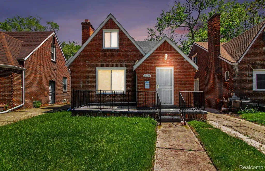 16548 Lesure Street Detroit City MI 48235