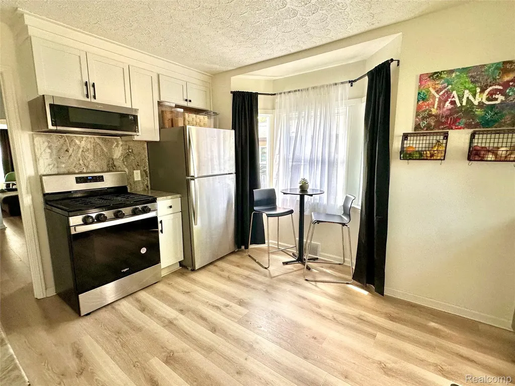 2349 W Ellery Avenue E Waterford Charter Township MI 48327