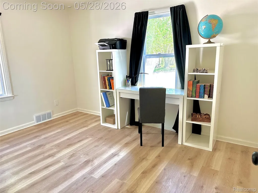 2349 W Ellery Avenue E Waterford Charter Township MI 48327