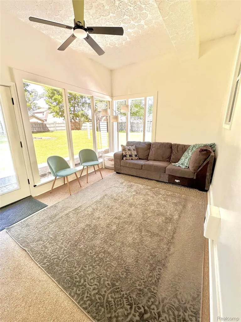 2349 W Ellery Avenue E Waterford Charter Township MI 48327