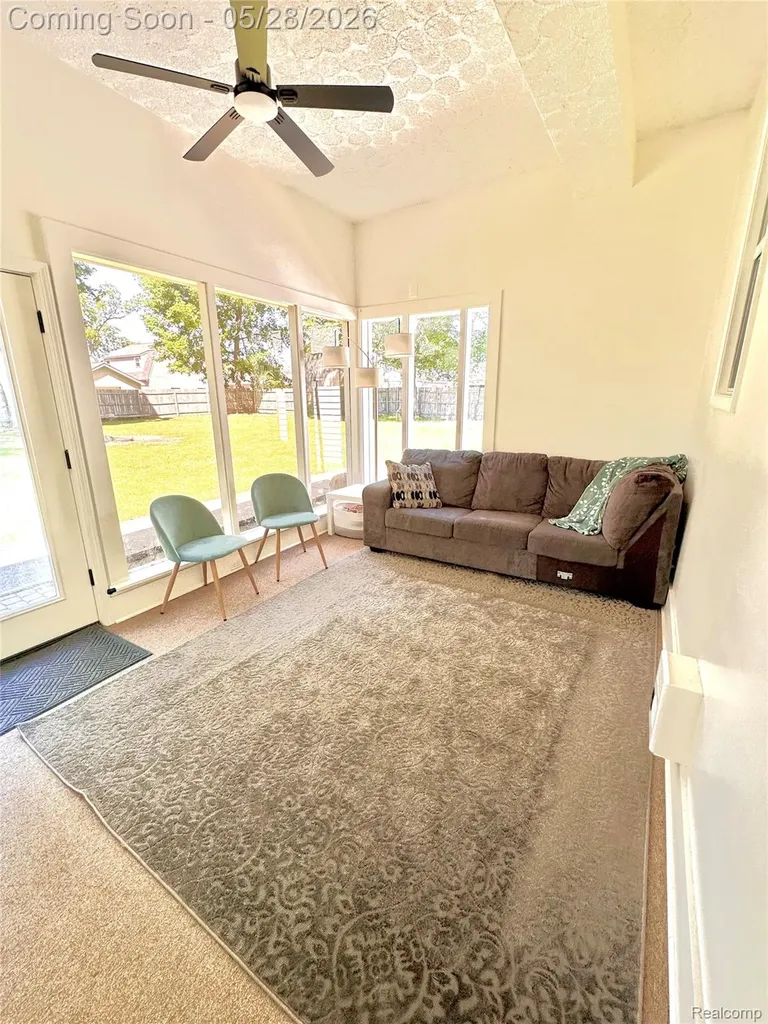 2349 W Ellery Avenue E Waterford Charter Township MI 48327