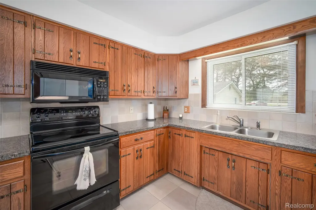 6240 Lakeshore Road N Delaware Township MI 48465