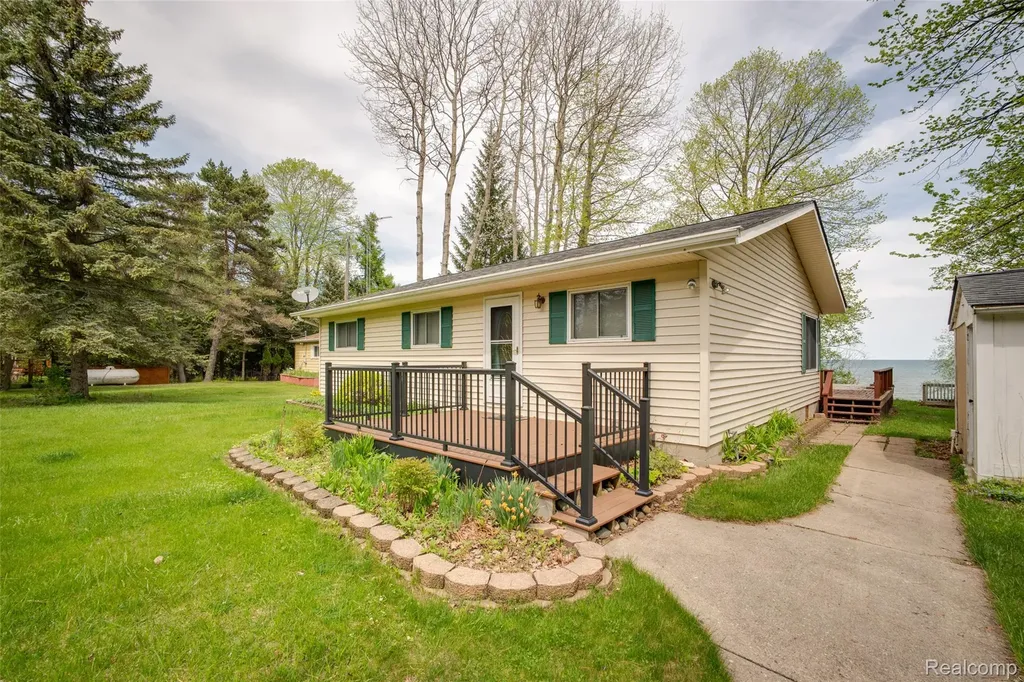 6240 Lakeshore Road N Delaware Township MI 48465