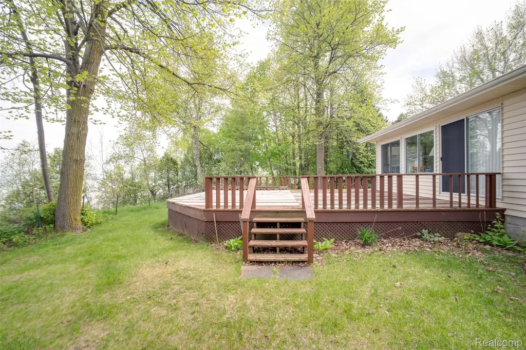 6240 Lakeshore Road N Delaware Township MI 48465