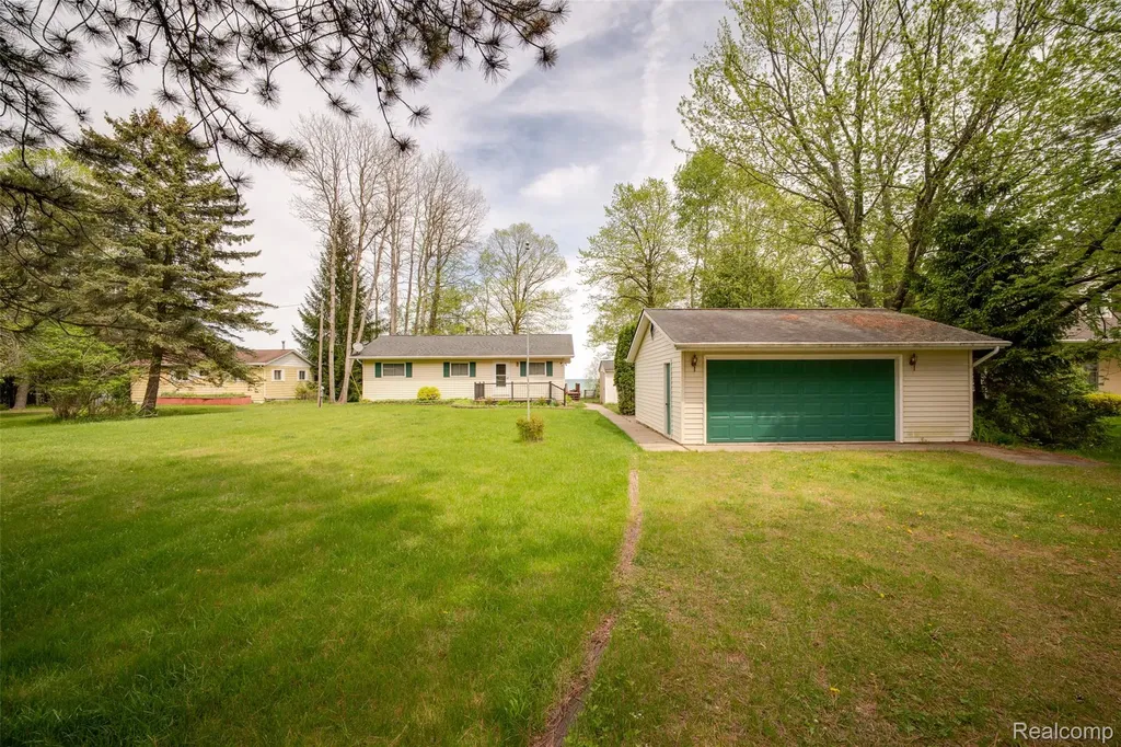 6240 Lakeshore Road N Delaware Township MI 48465