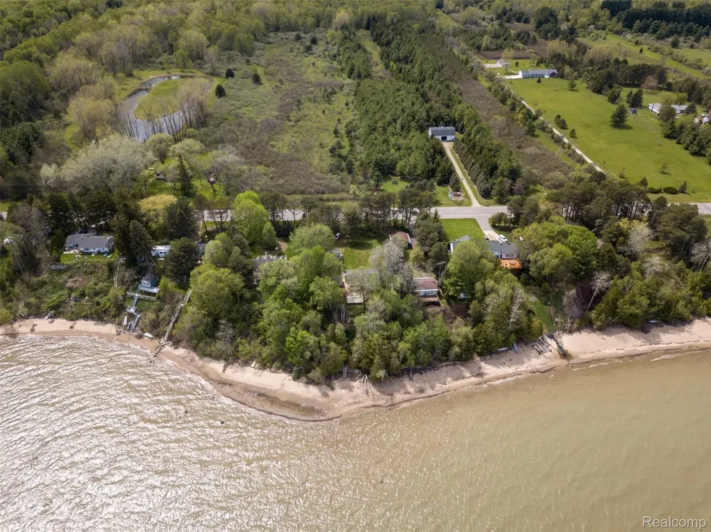 6240 Lakeshore Road N Delaware Township MI 48465