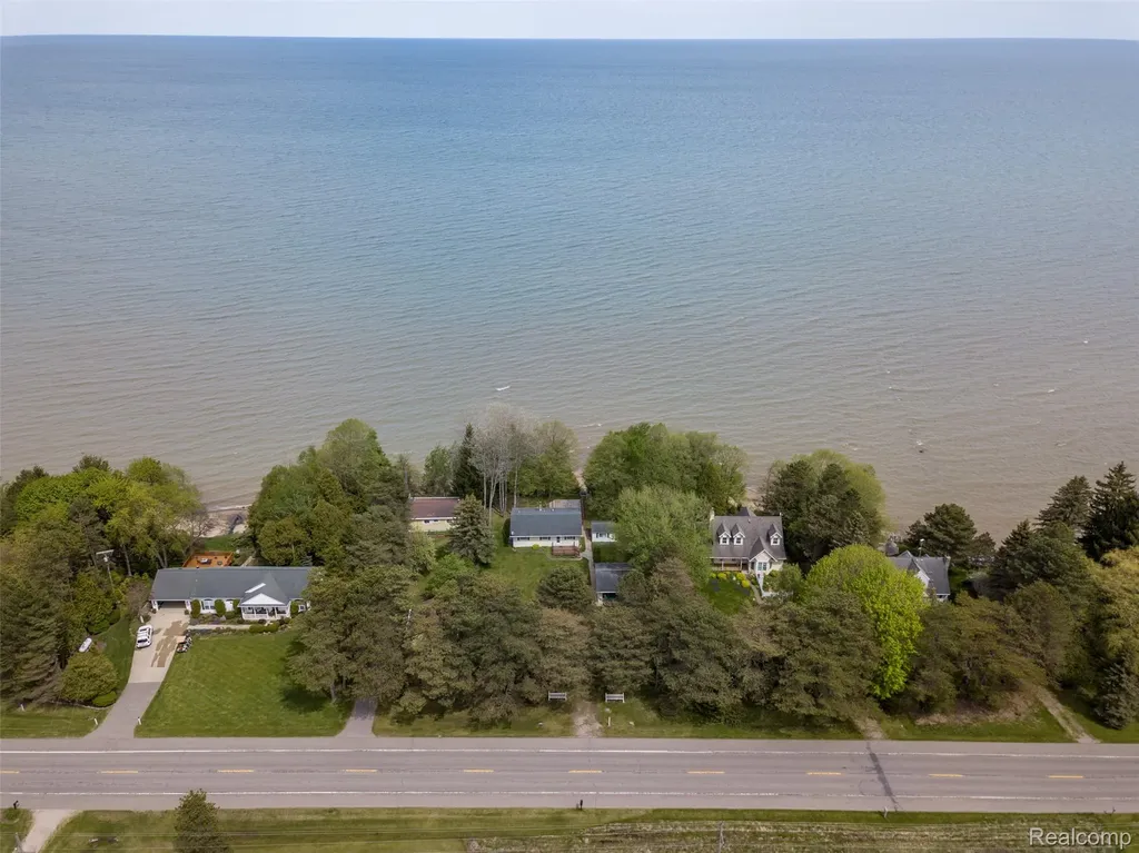 6240 Lakeshore Road N Delaware Township MI 48465